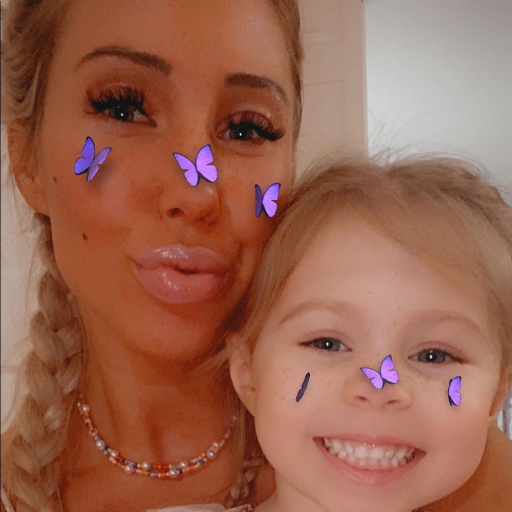 Meet your Posher, Hali